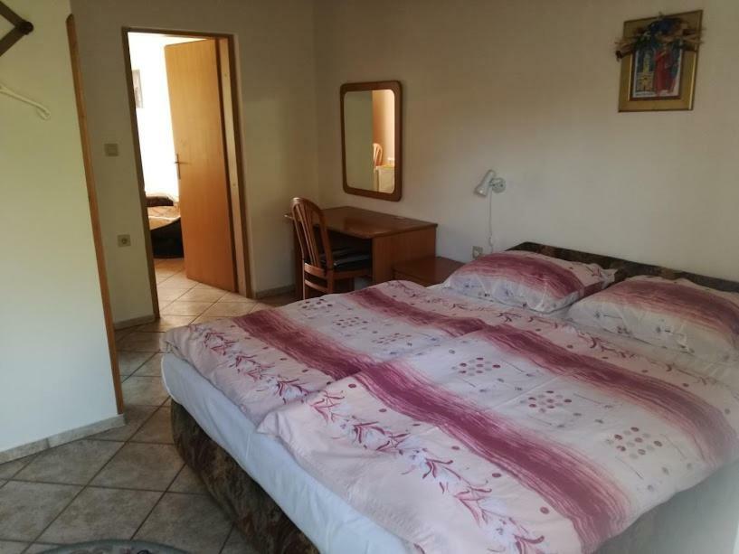 Apartmani Marijana Selce Esterno foto